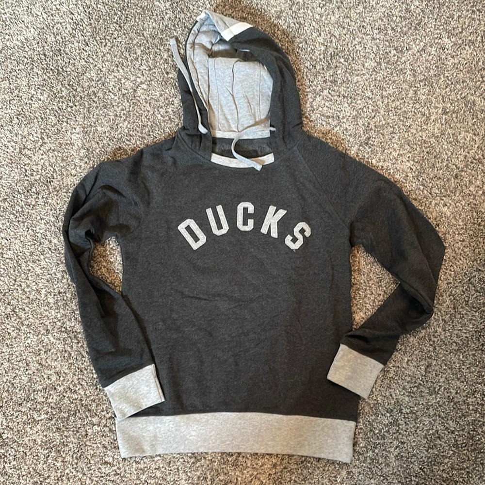 NWOT Women’s Oregon Ducks Hoodie.  Size Medium.